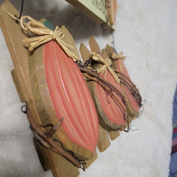 AUTUMN GREETINGS Pumpkin Sign Wall Decor Hanging - Picture 4 of 11